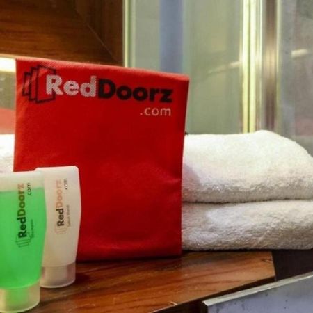 Hotel Reddoorz @ Ranotana Manado Extérieur photo