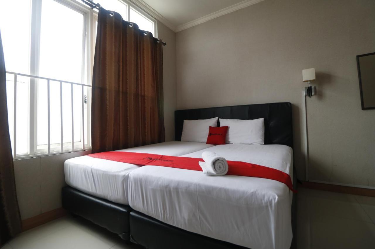 Hotel Reddoorz @ Ranotana Manado Extérieur photo