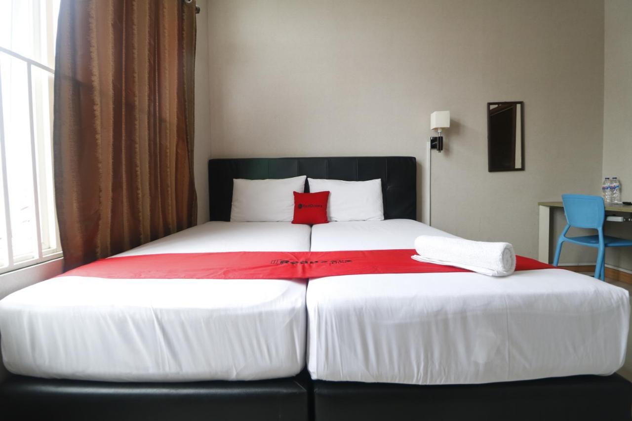 Hotel Reddoorz @ Ranotana Manado Extérieur photo